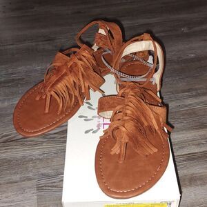 Olivia Miller Cognac Fringe Sandals Sz 8 NIB